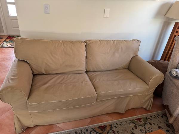 Couch (Pull Out) 1
