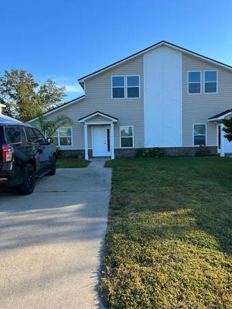 $2050.00 / 3br - 1450ft2 - Updated Townhome Duplex63813013095041121