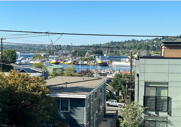 $2,250 / 2br - 950ft2 - 2 Bedroom 1 bath 950 SF, partial ship canal view (North QA)63891325080963121