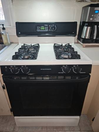 FREE GE Gas Stove - excellent working condition 1