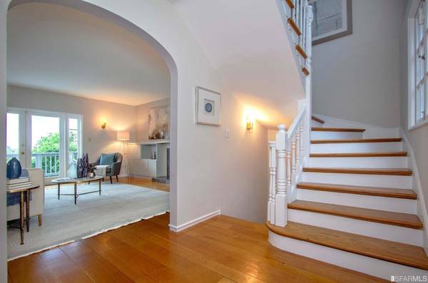 $150 / 3br - 2449ft2 - private gated courtyard entrance on great block (San Francisco, CA)64011483998083122