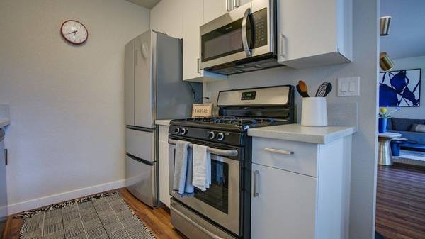 $2,040 / 2br - 885ft2 - 🏠 2x1 w/ All the Extras – 2 Weeks Free! (fairfield / vacaville)63880133007361124