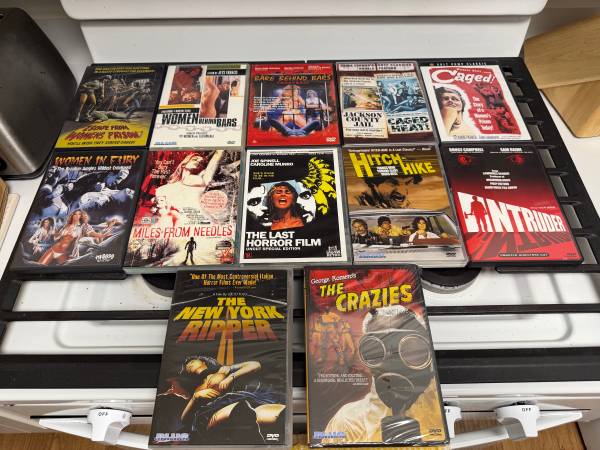 Lote de 12 películas en DVD de terror vintage y raras, sin cortes, de culto, aterradoras, de Sam Raimi — 100 USD