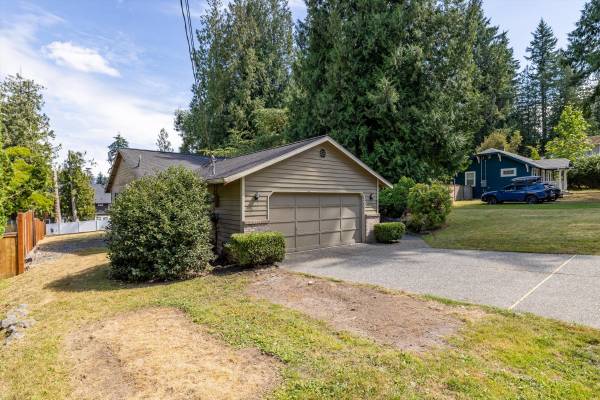 $699,000 / 1630ft2 - Spacious Geneva Rambler Minutes to Lake Whatco (Bellingham)63509554854531121