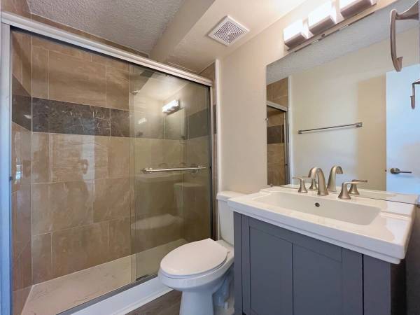 $2,549 / 2br - 730ft2 - Lower moving costs w/$1000 deposit on approved credit (1552 Young St, Honolulu, HI)63686726475907122