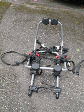 Yakima Trunk Bike Rack (soporta 3) - $80 (North Bend, WA)63471419766403123