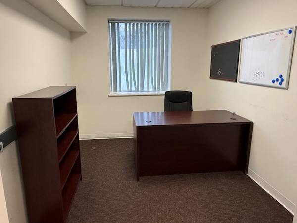 Modern Private Executive Offices in Rockland – Starting at JUST $375/m 1