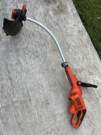 Black & Decker Lawn Trimmer - GH3000 1