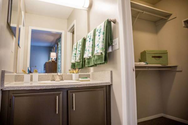 $1,490 / 2br - 1250ft2 - Conveniently located! College campus close by! (Austell - Near Six Flags Over Georgia)63921559144579122