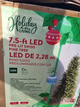 7.5' Pre-lit Swiss Pine Tree 1