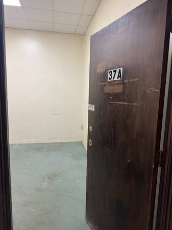 $395 / 175ft2 - OFFICE SUITE 37 A TARBORO NC (1600 WESTERN BOULEVARD TARBORO NC 27886)63897186398978122