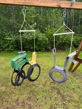 John Deere & Buck (DEER) Tire Swing 1