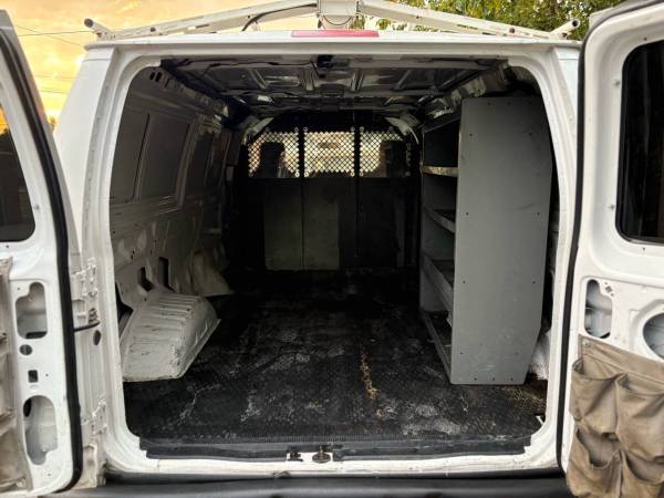 2012 Ford E-Series E 150 - Photo 10