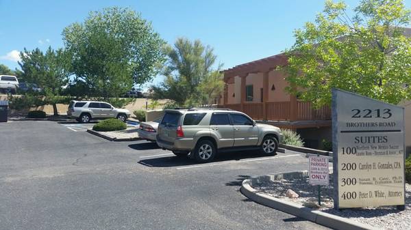 $1,400 / 782ft2 - Bright Office for Rent (Santa Fe)63806019603073123