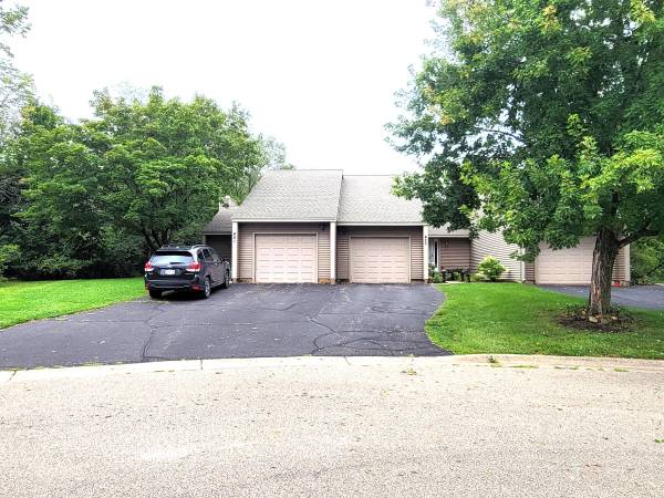 $1,800 / 2br - 1326ft2 - 2 Bdrm Condo, Multi Level, Secluded Cul-de-sac - 451 (451 Hunter Hill Road, Hudson, WI)63990231341059121