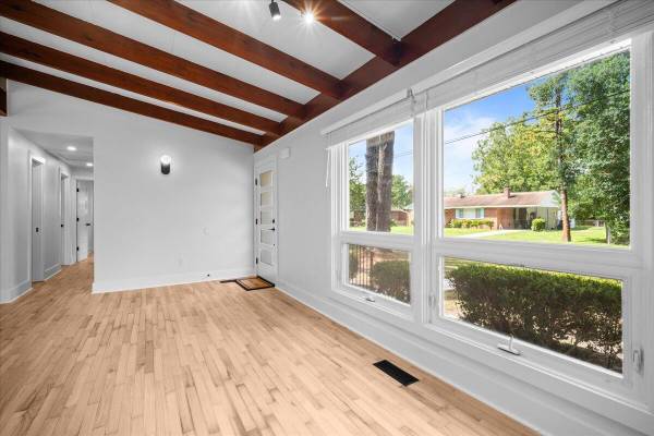$250,000 / 3br - 1104ft2 - Single-Family Detached Home for Sale: 3 Beds, 2 Baths (North Charleston)64016105533442123