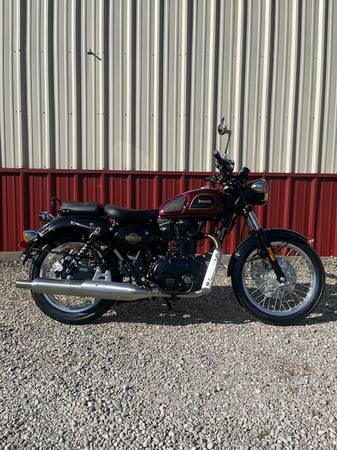 New 2025 Benelli 400 Imperiale Retro styled Motorcycle 1