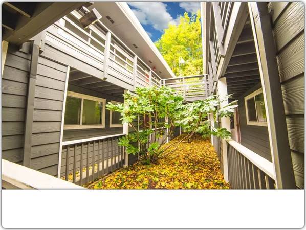 $1,450 / 2br - 825ft2 - 6 weeks free rent with a lease! Conveniently located 2 bed / 1 bath! 8 (BEAVERTON)63672636793985121