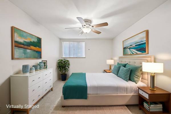 $1,495 / 2br - 950ft2 - 🦇 Boo-tiful 2-Bedroom in Denver — Walk-In Pantry + $800 Off Move-In! (Denver)63973356096643120