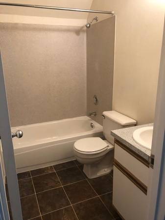 $1,695 / 1br - Greenlake 1 bd - Acton - ¡al otro lado de la calle de Whole Foods! (Greenlake)63659710980737124