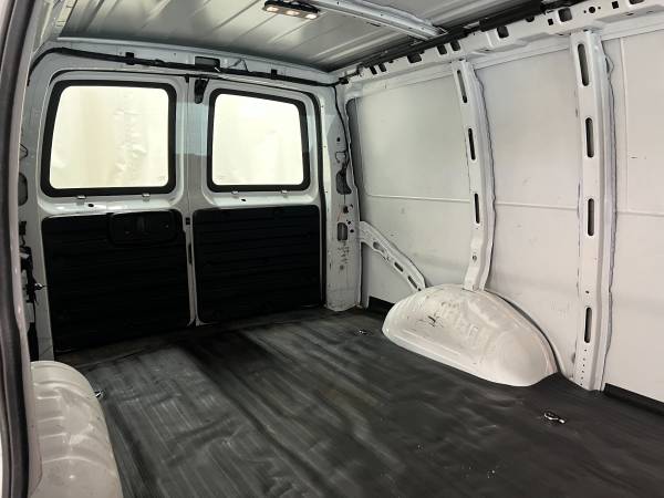 2017 Chevrolet Express 3500 3dr - Photo 12