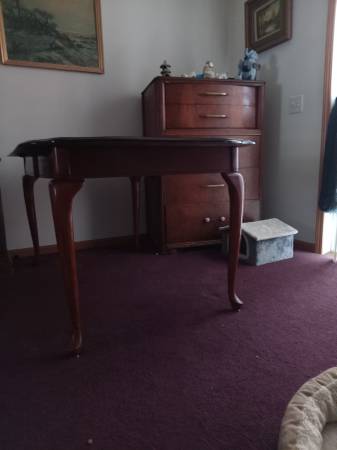 Dining table w/chairs 1