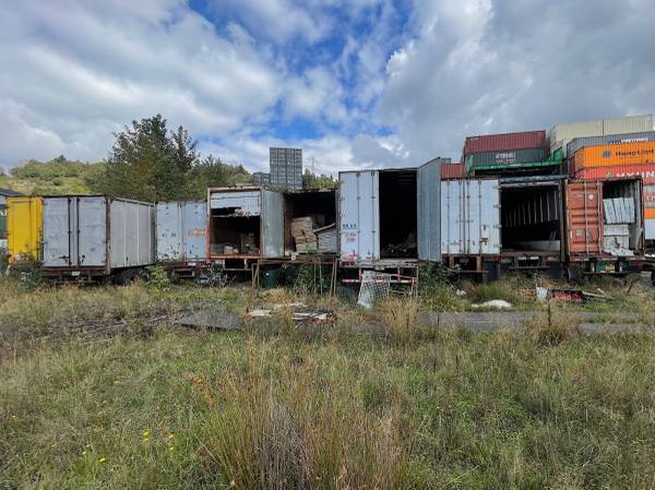 TRAILERS | SHIPPING CONTAINERS | BOX TRUCKS | VANS 1