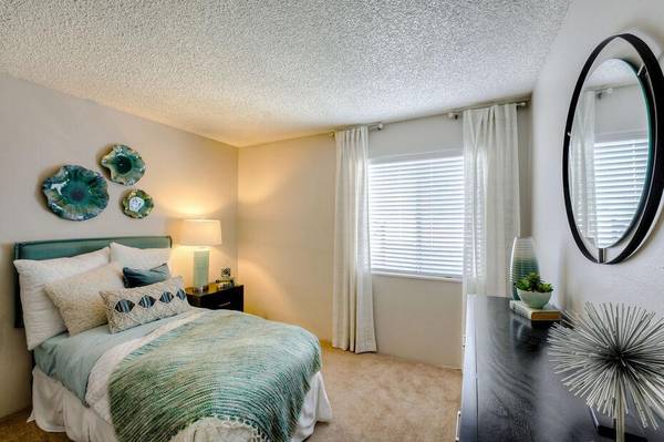 $1,290 / 2br - 805ft2 - City Views, Offering One and Two-Bedroom Apartment Homes (Vista Grande)63686709328001122