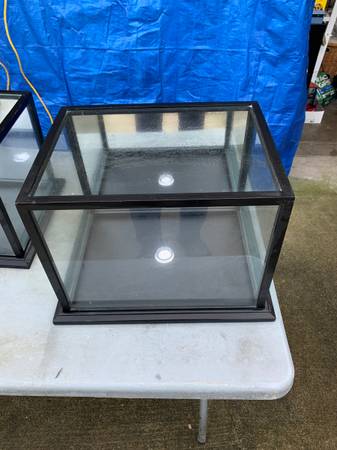 Glass display case 1