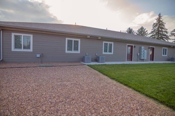 $825,000 / 8br - 420 4th Ave E (Culbertson)64010663781763121