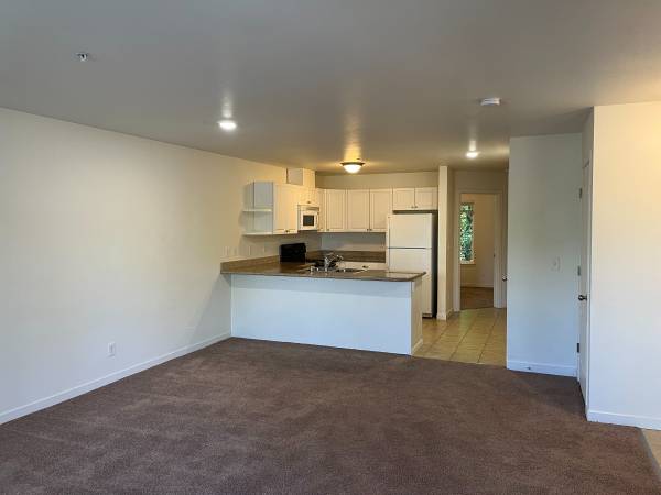 $1,599 / 2br - 995ft2 - 2 Dormitorios 2 Baños ~ $1599, UN MES GRATIS (según calificación) (Vancouver)63831398371587121
