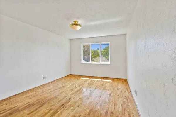 $850 / 1br - Nice, affordable 1 bedroom apartment! (san mateo)64000588838529121