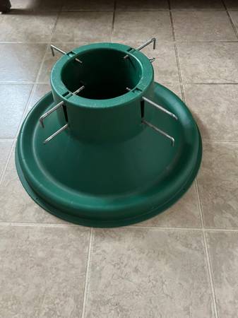 Christmas Tree Holder 1