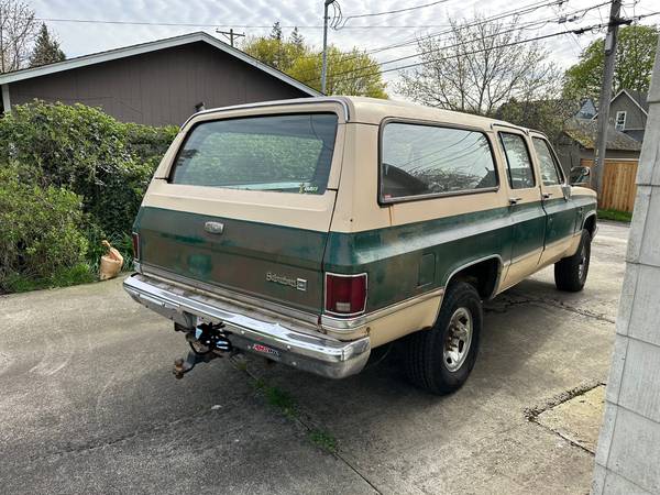 Suburban Chevy de 1984 - $7,500 (Tacoma)63623367566851123