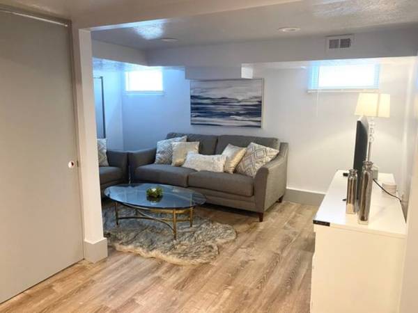 $2300.00 / 3br - Trolley Square Den-Cute Basement63969196141314123