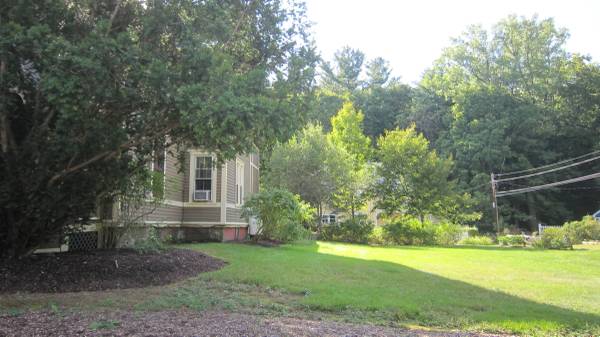 $1,000 / 1br - 650ft2 - 68SS-3 ~ CHARMING 1 BR IN WONDERFUL NEIGHBORHOOD (Brattleboro)63784663130497122
