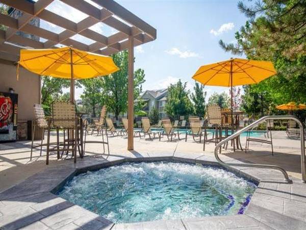 $1,336 / 1br - 708ft2 - Modern 1, 2 and 3 Bedroom Floor Plans, Community Courtyard (Sandy)63671040757123120
