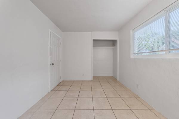$1700.00 / 2br - 950ft2 - 2BR / 1BA – Ubicación privilegiada + Patio privado + Lavadora y secadora!64001849062017123