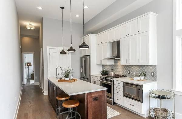 $3,500 / 2br - 1250ft2 - Updated 2 bed/2 bath PENTHOUSE w/ PRIVATE roof (Petworth, DC)63822294102275122