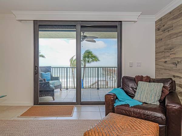 $7,000 / 2br - 1850ft2 - Oceanfront Condo for rent - Available January 1, 2026 Seasonal or 6 Mo (Vero Beach)