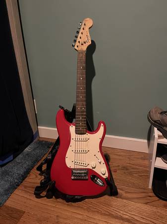 Squier Stratocaster Kid's Electric Guitar 1
