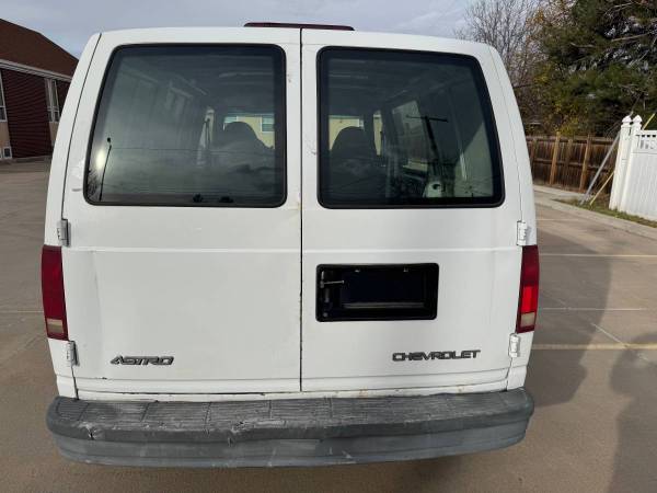 1999 Chevrolet Astro - Photo 5