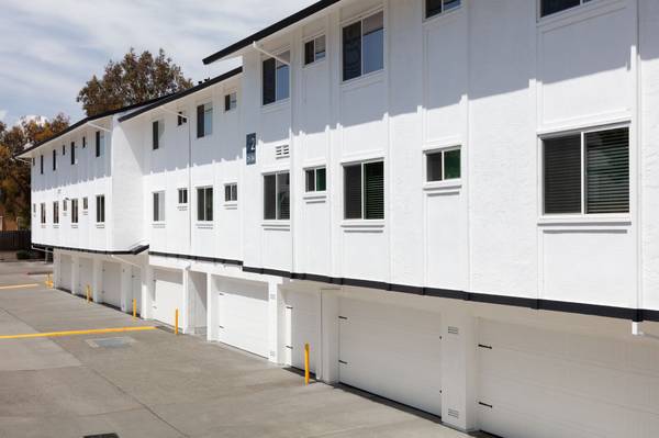 $2,685 / 2br - 806ft2 - Flexible lease terms, Wood plank inspired flooring, 2/bd 1/ba (hayward / castro valley)63658096029697123