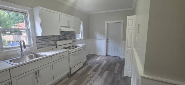 $2,175 / 3br - 1100ft2 - Hard to find 1st floor 3br apartment close to colleges (New Haven)64010165061123121