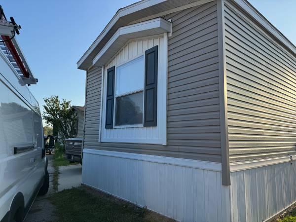 $60,000 / 3br - Mobile home for sale! (Hobart Indiana)64150344507905124