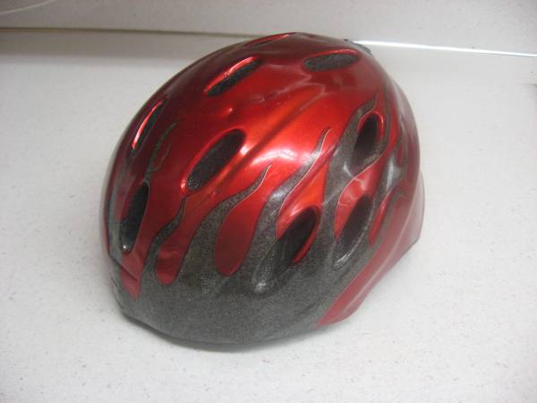 Like new Kids Gyro Snowboard ski helmet size medium 1