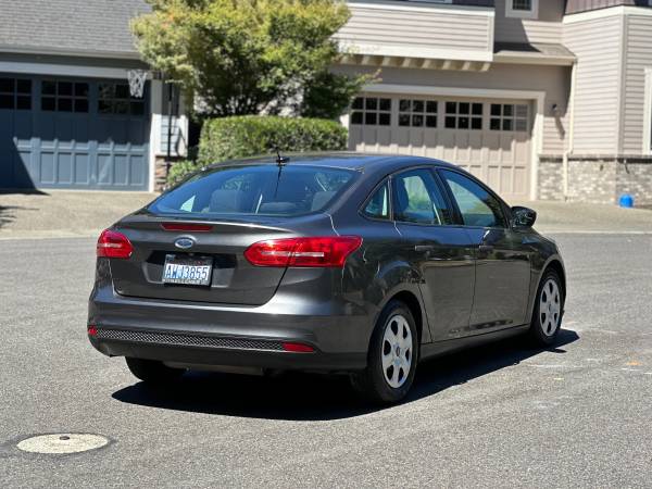 Focus SE 2015 de Ford con 114 mil millas - $5,500 (University place)63623367657857124
