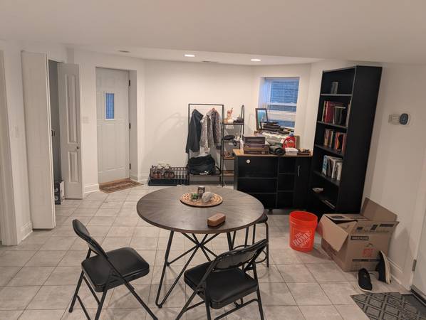 $1,895 / 1br - 1000ft2 - Spacious Logan Square Unit Available for Sublease (November- July) (Logan Square)63898984352898121