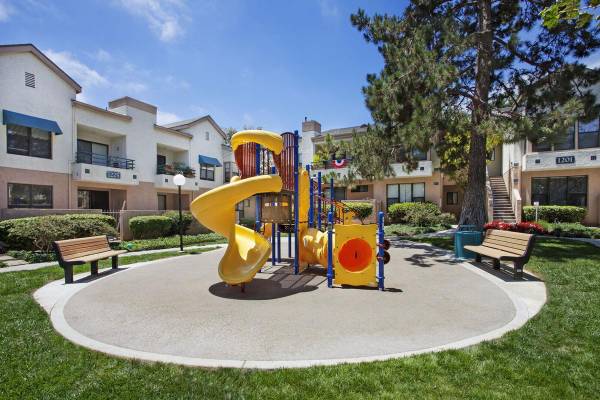 $2,895 / 2br - 1000ft2 - Playground, Spacious Layouts, Walk-in Closets, Fitness Center63800428432259124