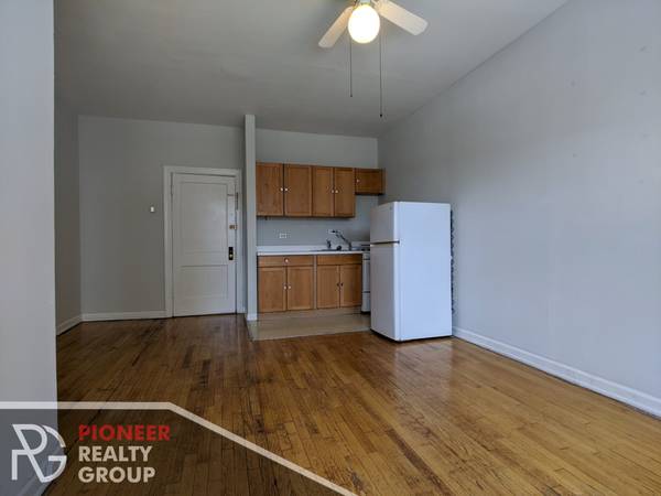 $1,225 Lakeview Studio – $1,225 – Pioneer Verified | Hardwood Floors (Lakeview)63918411068418120